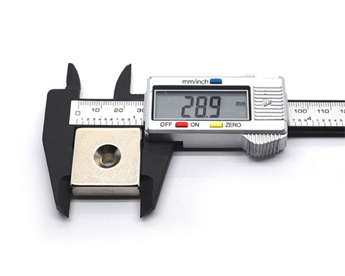 方形沉孔強(qiáng)磁鐵 方形沉孔強(qiáng)磁鐵