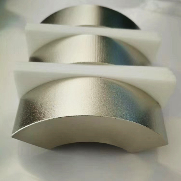 瓦形磁鐵8.jpg 瓦形磁鐵8.jpg